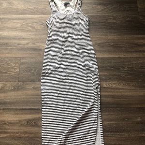 Maxi dress with ombré pink bottom